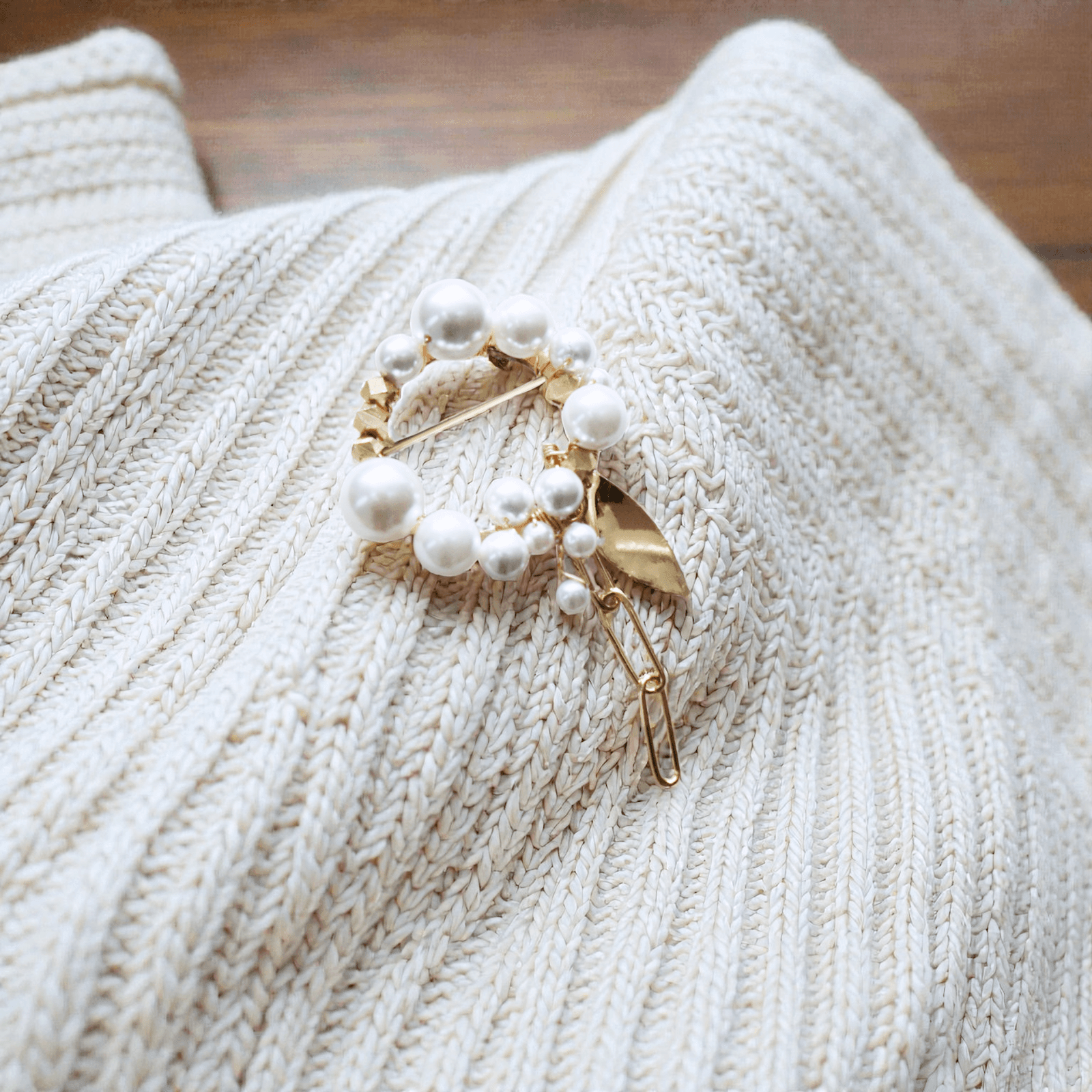 【卒入/フォーマル】サークルブローチ「drop+leaf」　貝パール 真鍮　【母の日】 | 5枚目