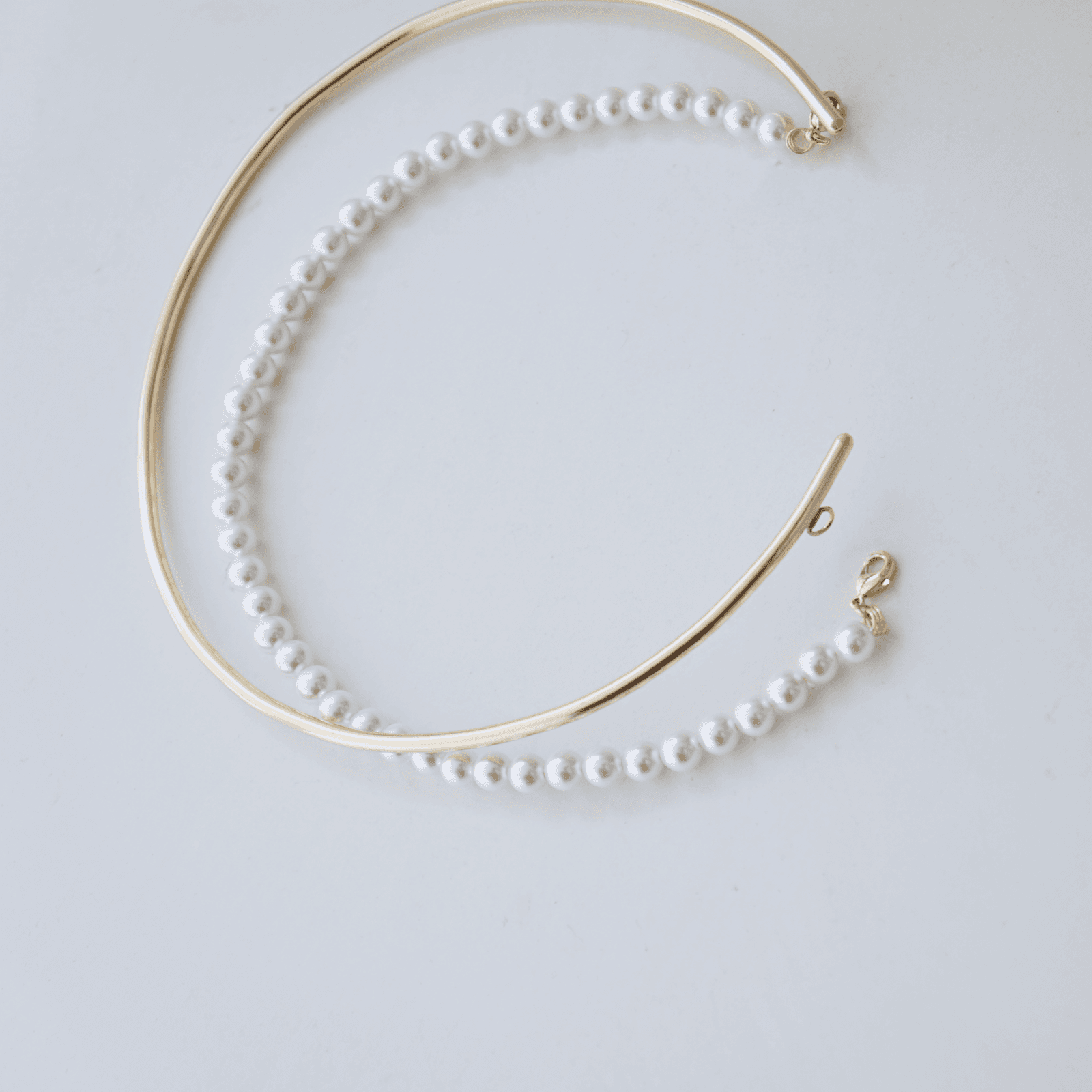 【母の日ギフト】 ミニマルシックな2連ネックバングル 【卒入学/フォーマル】真鍮 x 貝パール 2way | 10枚目